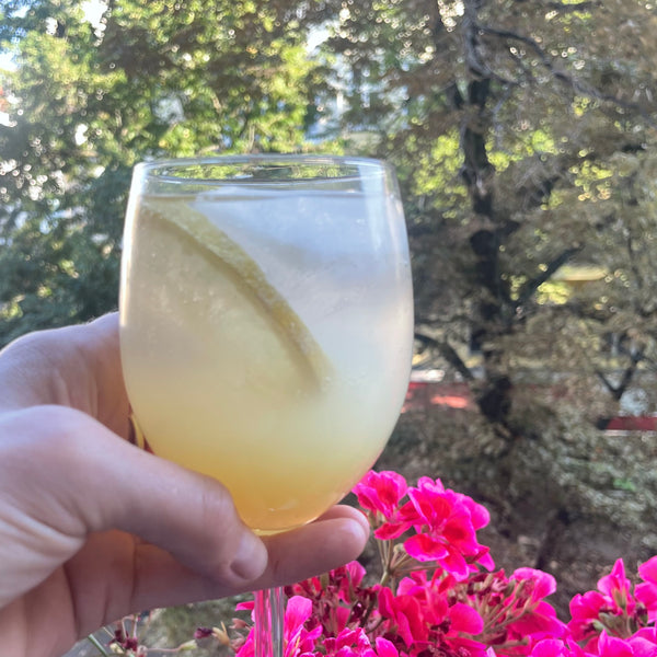 Limoncello Spritz mit Tonic statt Prosecco