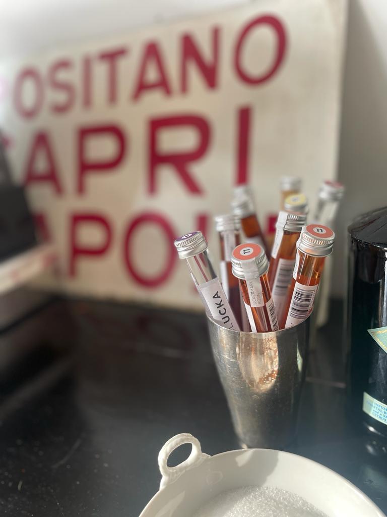 SCHL'UCKA Liköre - Cassis, Limoncello, Walnuss, Eierlikör– UCKA GmbH SCHL'UCKA Liköre - Cassis, Limoncello, Walnuss, Eierlikör– UCKA GmbH